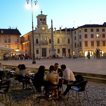 Ampio Trilocale A Udine Centro Leilighet Eksteriør bilde